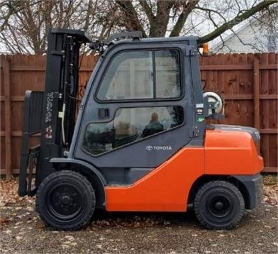 Toyota 8FGU30 used pneumatic forklift novalift equipment forklift dealer toronto forklift dealer vaughan Toyota 8FGU30 used pneumatic forklift novalift equipment forklift dealer toronto forklift dealer vaughan