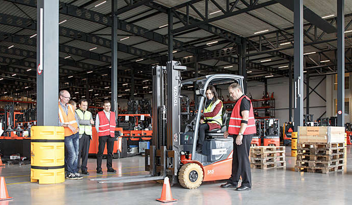 novalift training1 NovaLift Equipment Forklift Certification Training ... han Forklift Certificatgion Training Toronto